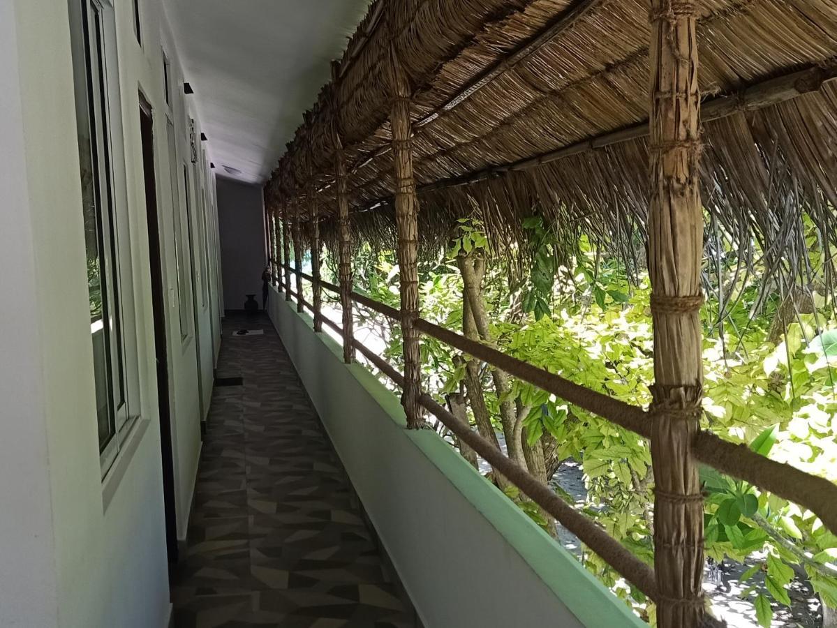Dhangethi Inn Exterior foto